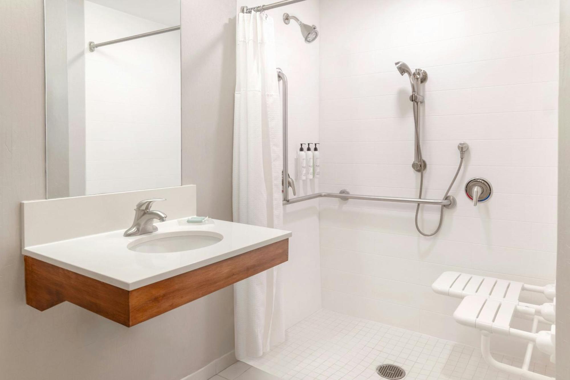 Springhill Suites Detroit Оберн-Хиллс Экстерьер фото